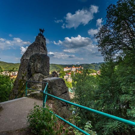 Apartmany Becherplatz Κάρλοβι Βάρι Εξωτερικό φωτογραφία