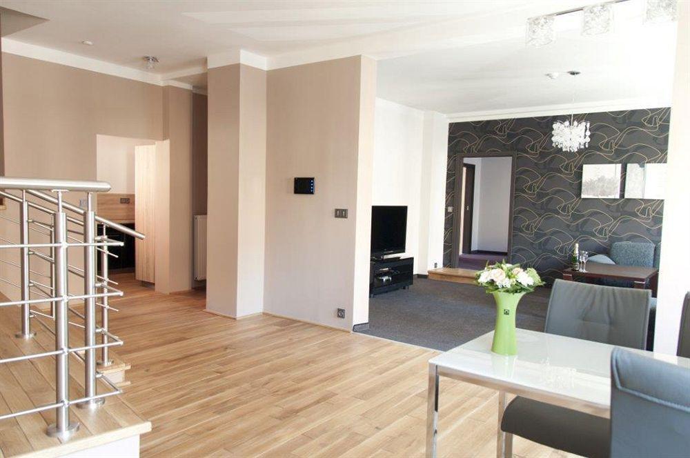 Apartmany Becherplatz Κάρλοβι Βάρι Εξωτερικό φωτογραφία