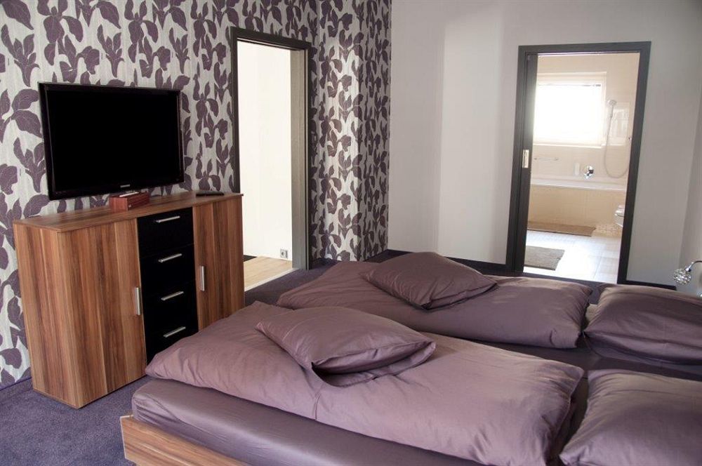 Apartmany Becherplatz Κάρλοβι Βάρι Εξωτερικό φωτογραφία