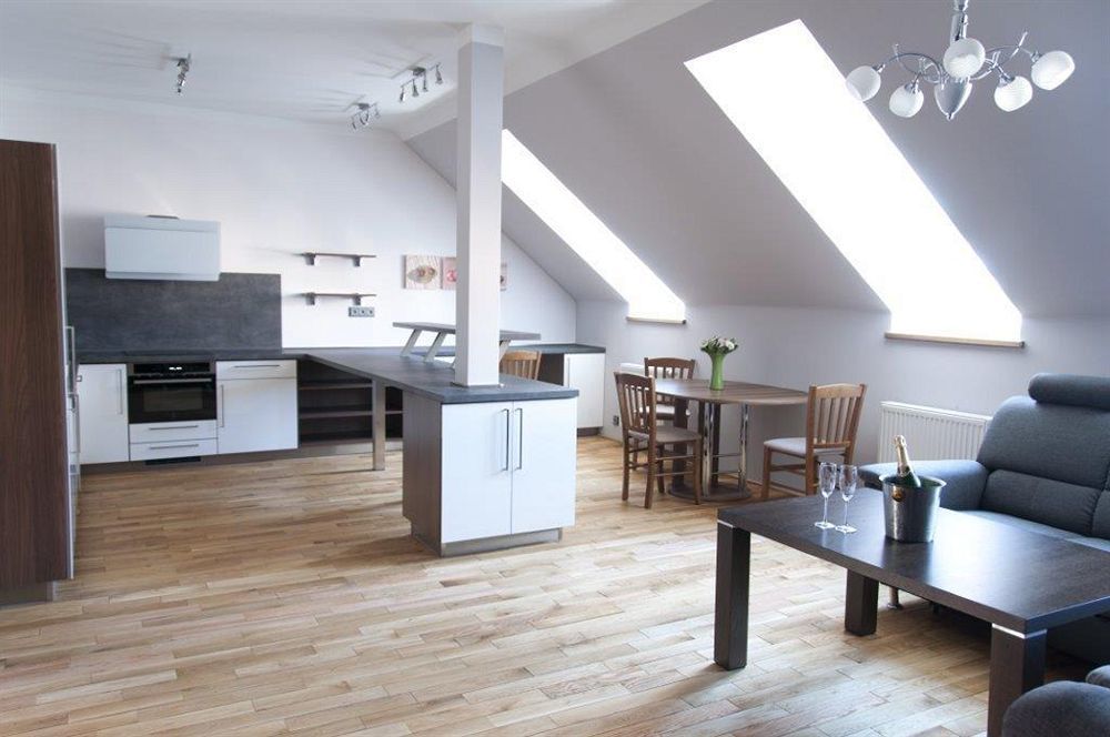 Apartmany Becherplatz Κάρλοβι Βάρι Εξωτερικό φωτογραφία
